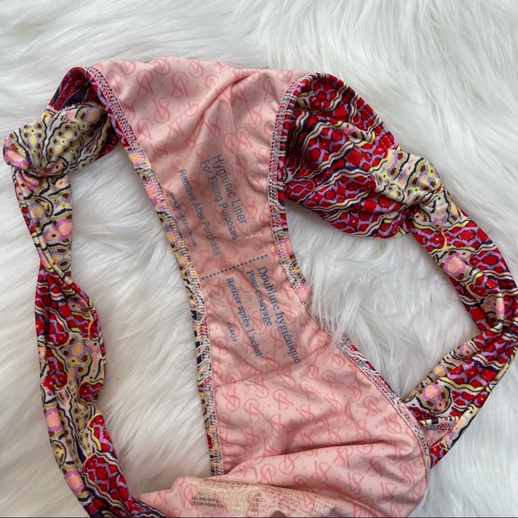 32B Vs Victoria’s Secret Bombshell /Miraculous Bikini swimsuit bathingsuit 2pc - Picture 12 of 16